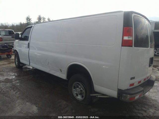 Chevrolet EXPRESS CARGO VAN 2018 1GCWGBFP9J1261273 Image 3