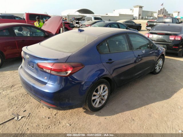3KPFL4A78HE032895 KIA FORTE S