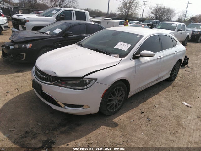 Chrysler 200 Limited 2015 1C3CCCABXFN693441 Image 2