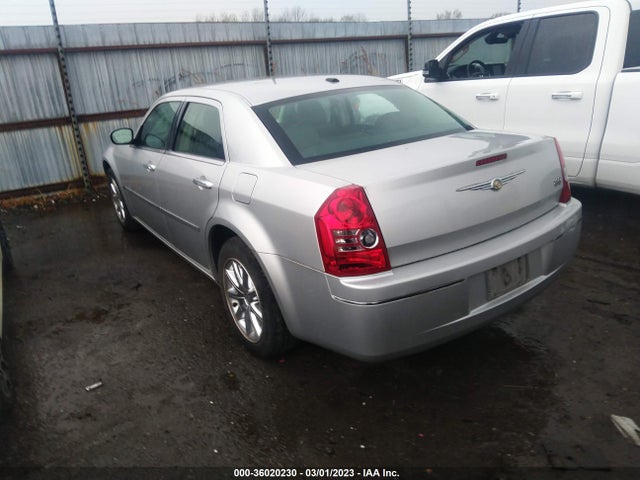 Chrysler 300 Touring Signature 2010 2C3CA5CV1AH273402 Image 3