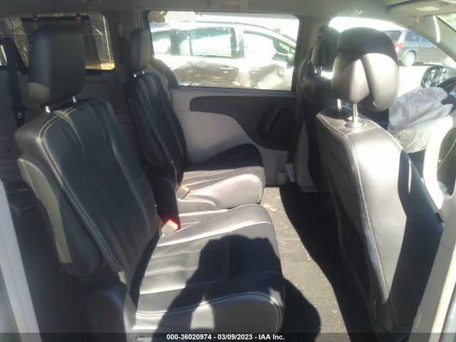 2016 Chrysler Town & Country, VIN: 2C4RC1BG0GR113056