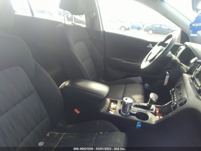 KNDPMCAC4H7100845 KIA Sportage Lx