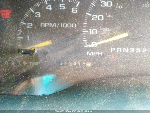 3GKEC16R7XG536558 GMC Suburban
