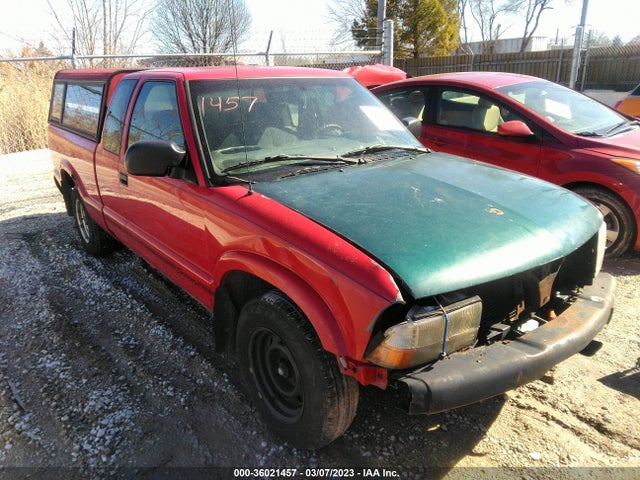 1998 1GTCS19X4W8528972 main image