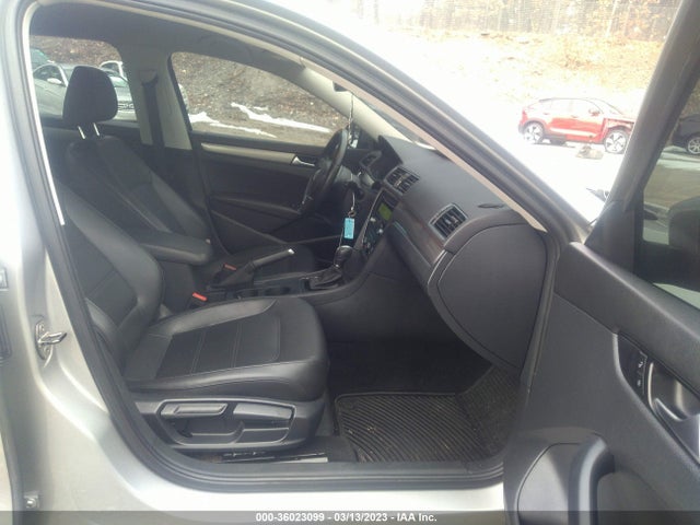 1VWAT7A35EC091203 Volkswagen Passat Wolfsburg Ed