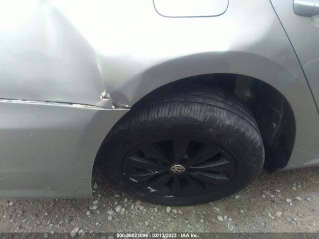 1VWAT7A35EC091203 Volkswagen Passat Wolfsburg Ed