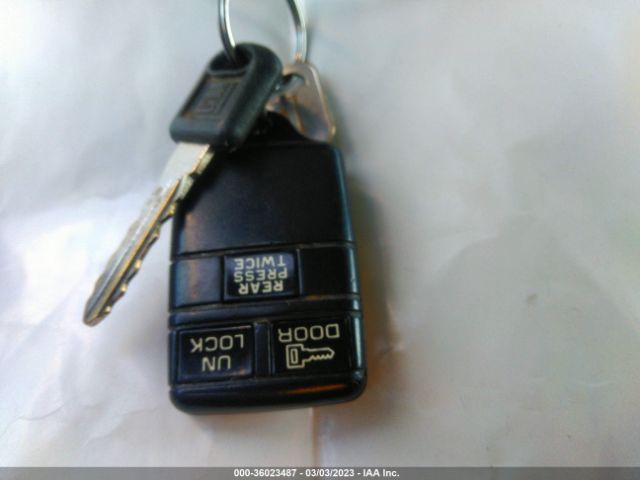 1GKDM19W6TB518145 GMC Safari Xt