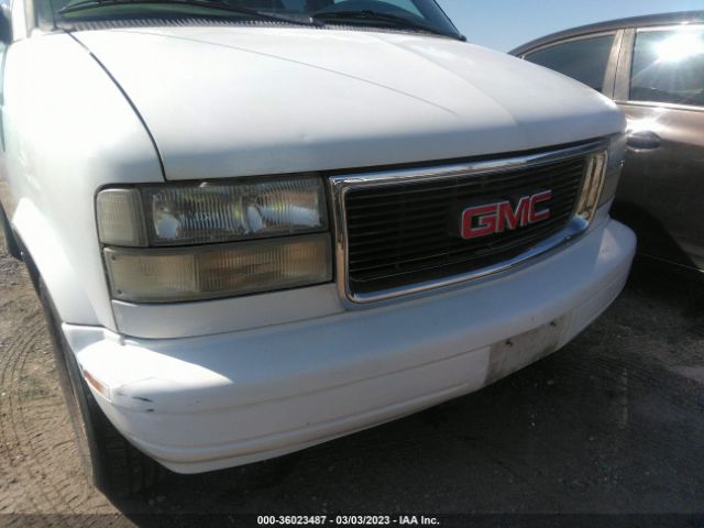 1GKDM19W6TB518145 GMC Safari Xt
