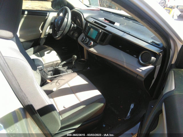 Toyota RAV4 LE 2015 JTMZFREV2FJ050092 Image 5