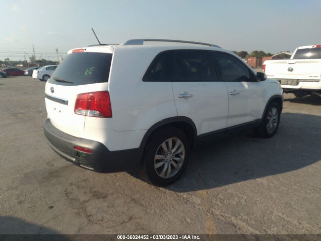 5XYKT4A20BG050174 KIA SORENTO LX