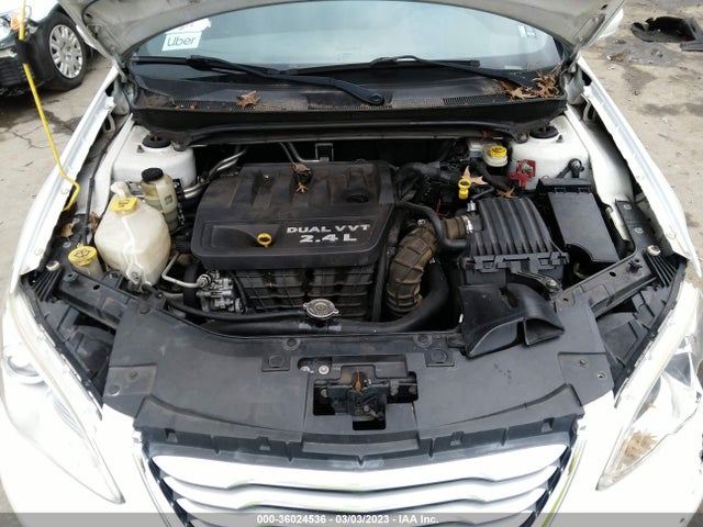 1C3CCBAB8EN167981 Chrysler 200 LX