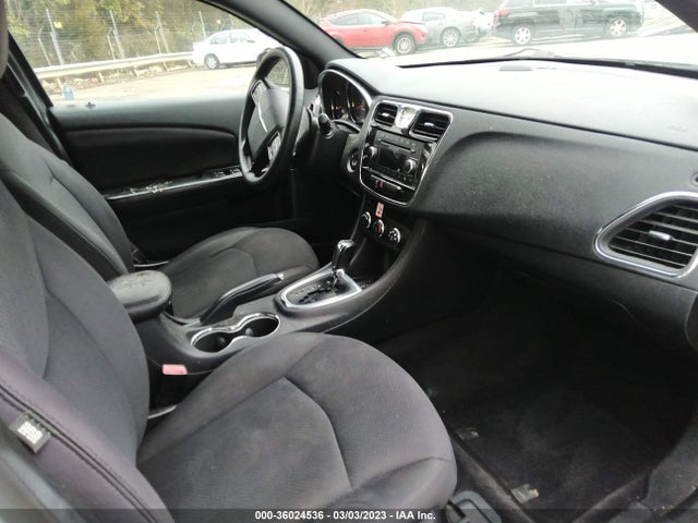 1C3CCBAB8EN167981 Chrysler 200 LX