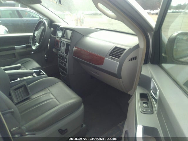 2A8HR54P38R736826 Chrysler Town & Country Touring