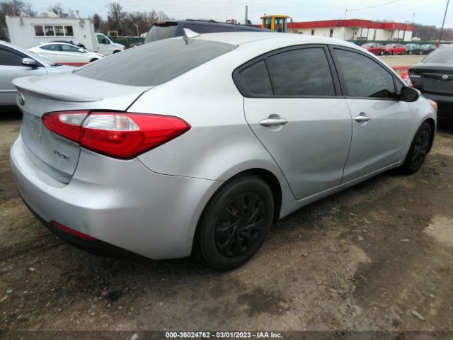 KNAFX4A63F5381593 KIA FORTE LX