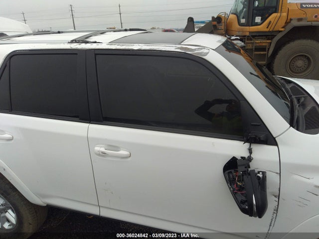 Toyota 4RUNNER 2021 JTENU5JR7M5854587 Image 4