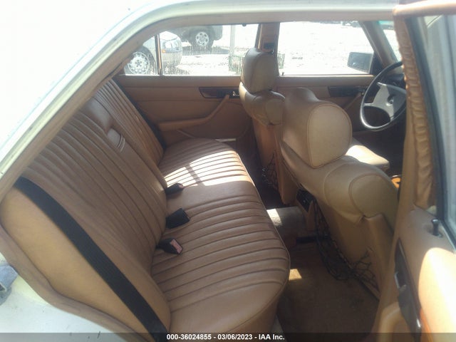 1981 MERCEDES-BENZ 300 SD VIN: WDBCB20A3BB012662