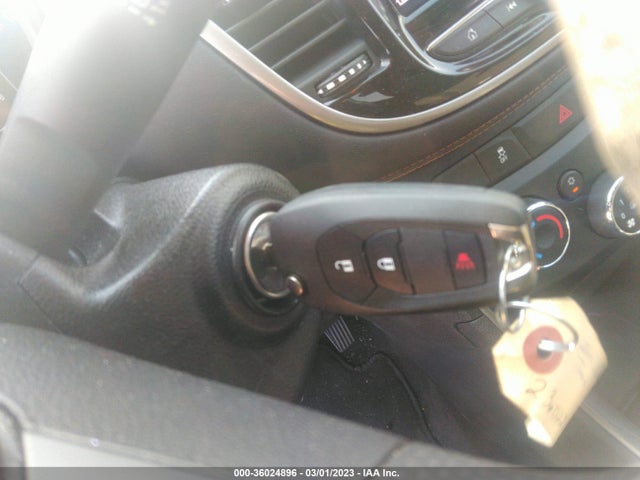 Chevrolet TRAX LS 2020 3GNCJKSB0LL322205 Image 3