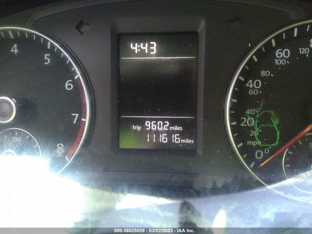 1VWAS7A39FC011633 Volkswagen Passat 1.8t Wolfsburg Ed