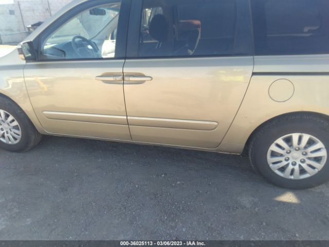 KNDMG4C76B6411867 KIA SEDONA LX
