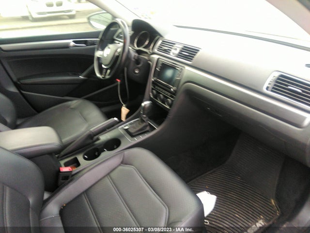 1VWDT7A38HC084280 Volkswagen Passat R-line W/comfort Pkg