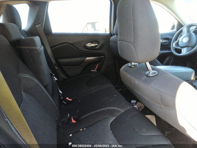 2019 JEEP CHEROKEE LATITUDE VIN: 1C4PJLCB0KD290648
