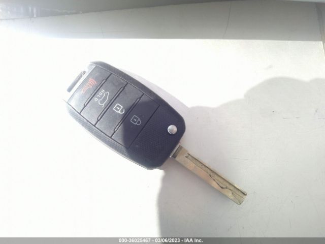 5XYPG4A54HG224261 KIA Sorento Lx V6