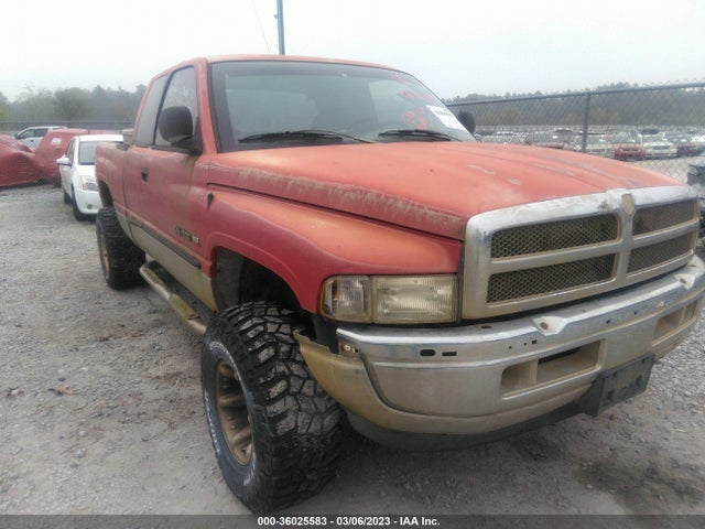 Dodge RAM 1500 2000 3B7HF13Z3YG105866 головне зображення