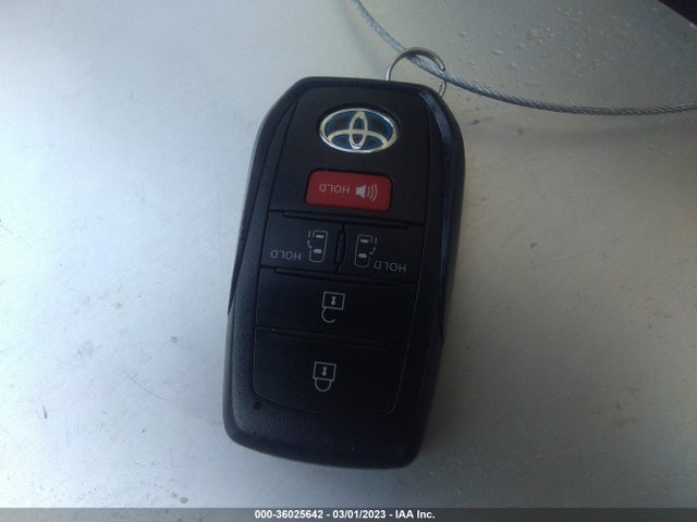 Toyota SIENNA LE 2021 5TDKRKEC4MS028934 Image 3