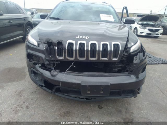 1C4PJLCB5GW324644 Jeep Cherokee Latitude