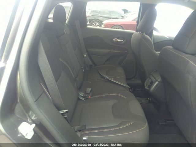 1C4PJLCB5GW324644 Jeep Cherokee Latitude