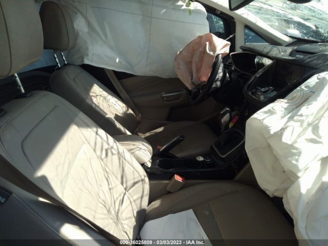 1FADP5FU0HL109059 Ford C-max Energi Titanium