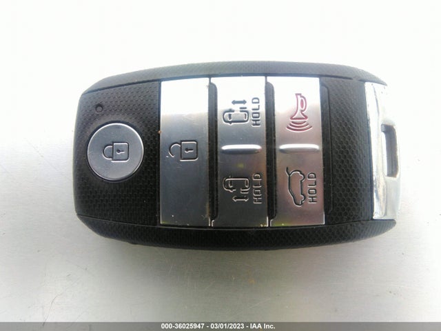 2016 Kia Sedona, VIN: KNDME5C13G6108432