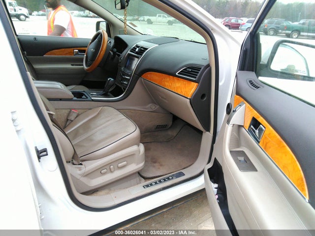 Lincoln MKX 2011 2LMDJ8JK3BBJ10264 Image 5