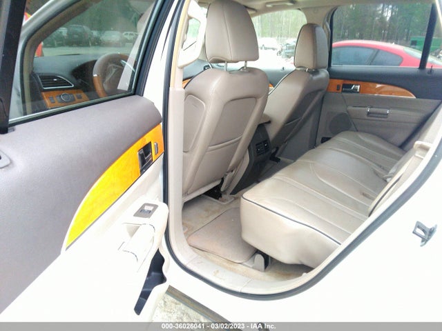 Lincoln MKX 2011 2LMDJ8JK3BBJ10264 Image 8