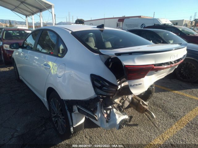3KPF54AD2NE491061 KIA Forte Gt-line