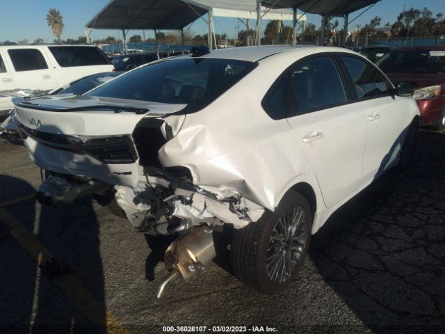 3KPF54AD2NE491061 KIA Forte Gt-line