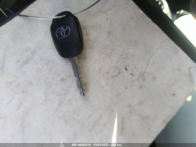 Toyota Prius C One/three/two/four 2014 JTDKDTB36E1566428 Image 3