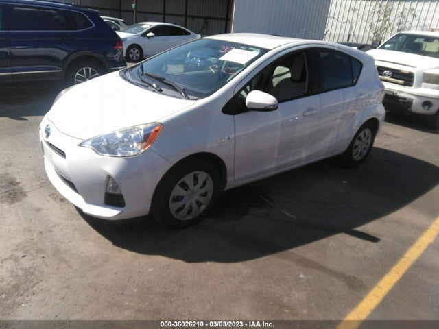 Toyota Prius C One/three/two/four 2014 JTDKDTB36E1566428 Image 2