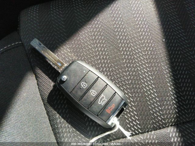 KNDPM3AC6K7573105 KIA Sportage Lx