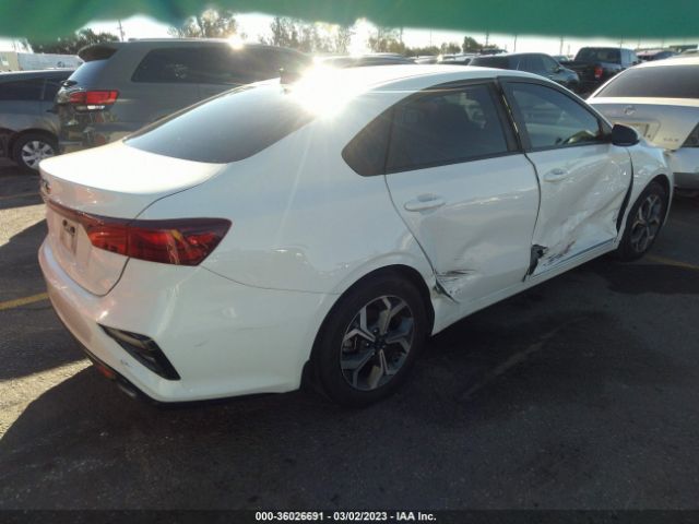 3KPF24AD4ME364139 KIA Forte Lxs