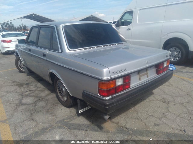 1984 VOLVO 244 DL/GL VIN: YV1AX884XE2053767