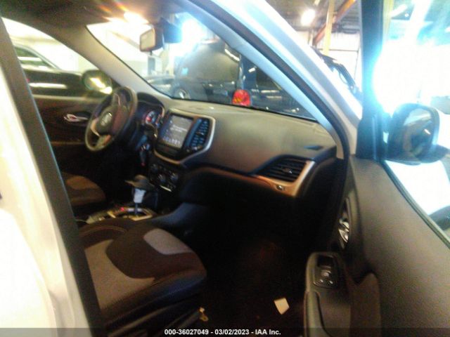 1C4PJLCB8EW247751 Jeep Cherokee Latitude