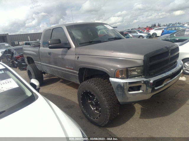 Dodge RAM 2500 2002 3B7KF236X2M234116 zdjęcie główne