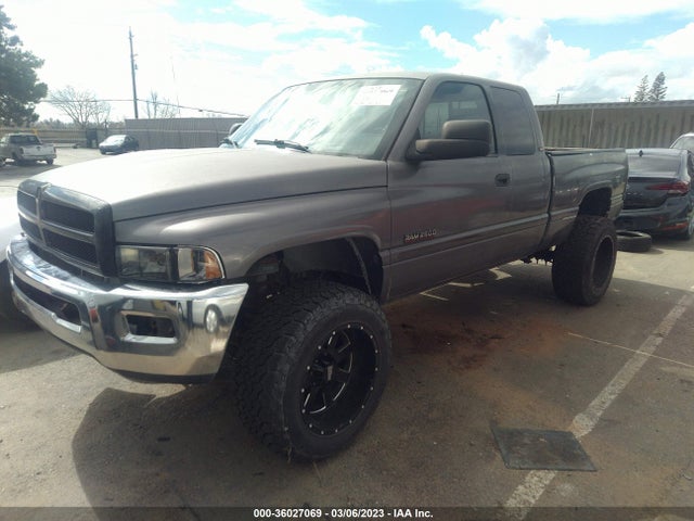 Dodge RAM 2500 2002 3B7KF236X2M234116 Image 2