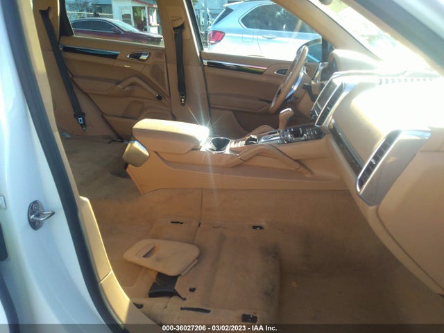 2016 Porsche Cayenne, VIN: WP1AA2A25GLA10589