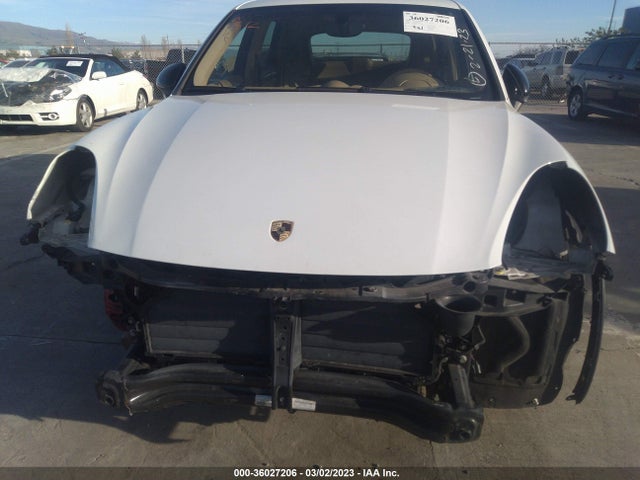 2016 Porsche Cayenne, VIN: WP1AA2A25GLA10589