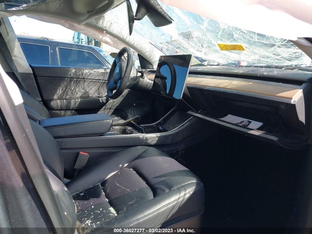 Tesla Model Y Long Range 2021 5YJYGDEE9MF071621 Image 5