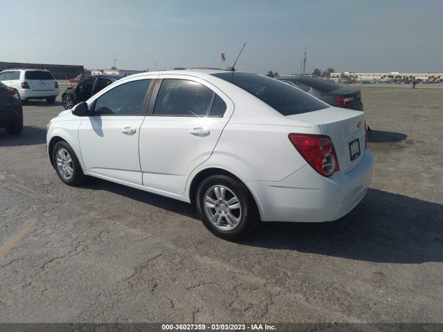 Chevrolet SONIC LS 2015 1G1JA5SH7F4156967 Image 3
