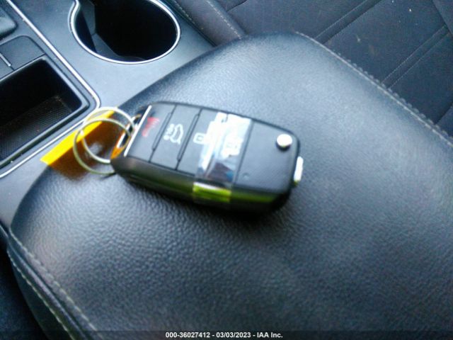 5XYPG4A39KG477808 KIA SORENTO L