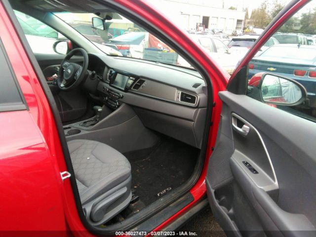 KNDCB3LC2J5126735 KIA NIRO LX